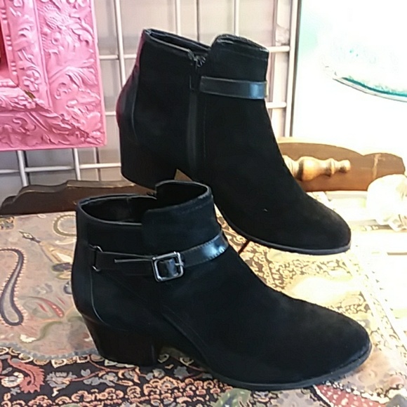 Alex Marie Shoes - ALEX MARIE Black Ankle Boots 8M